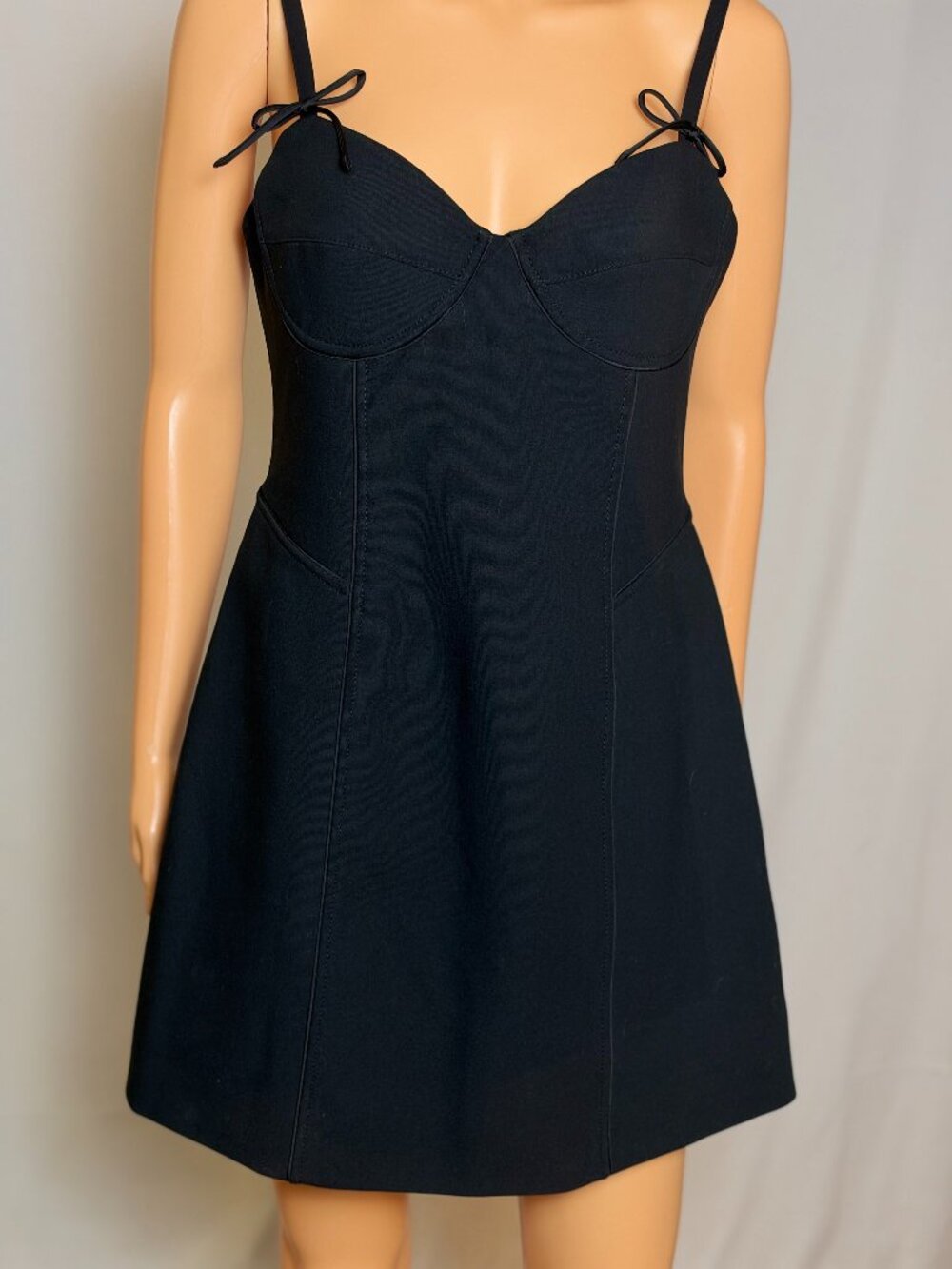 Cinq a Sept Felicia Black Dress Structured Boned Bodice Size 6 New With Tags NWT